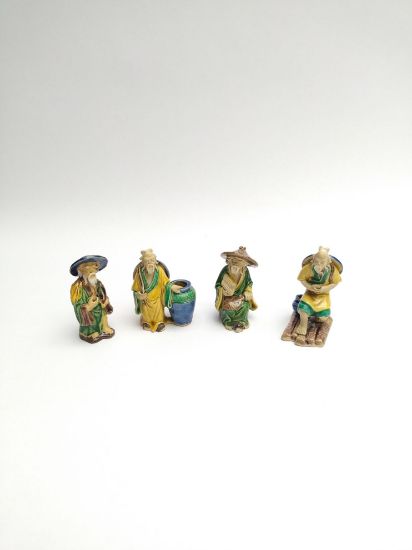 Immagine di Quattro statuine maioliche cinesi in ceramica