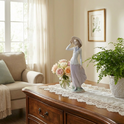 Immagine di Scultura di donna "Mattina Autunnale" Lladro